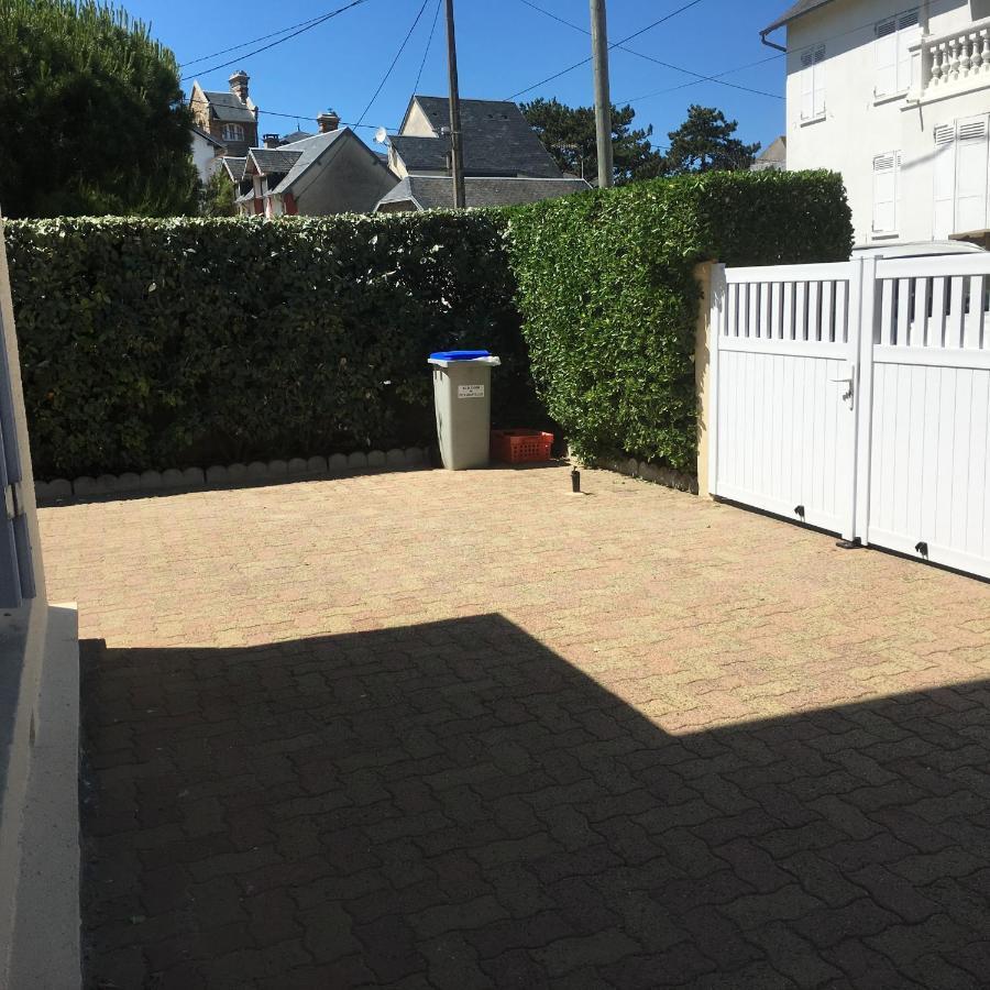 Baie Mt St Michel , Jullouville , Villa Caprice Rdc , 50 M Mer ,7 Pers , Pres Plage Dday Exterior photo